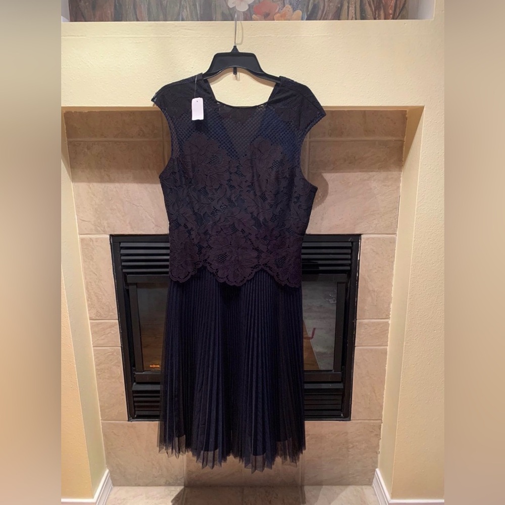 Monique Lhuillier Navy Blue & Black Mixed Lace Mesh Tulle Cocktail dress - Picture 2 of 5
